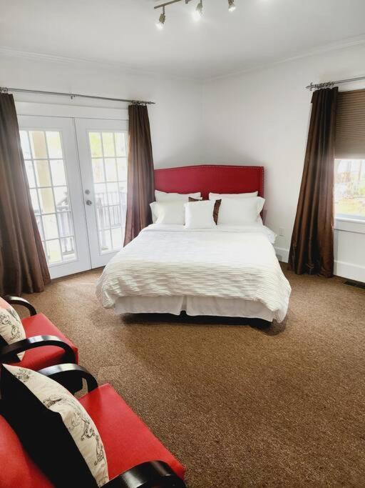 Charming And Comfortable! Medford Extérieur photo